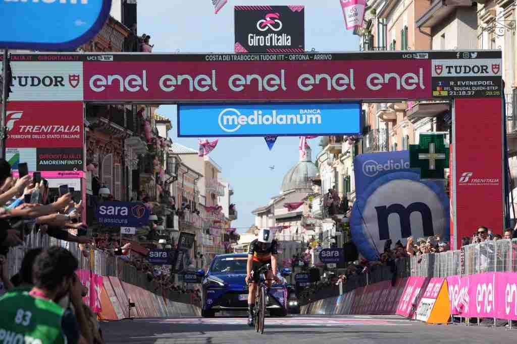 maglia rosa Evenepoel