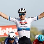 Tour de France 2025, a Châteauroux Tim Merlier brucia Jonathan Milan