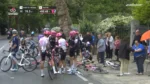 Giro d’Italia 2025, maxi caduta nella frazione di Napoli: tappa neutralizzata (VIDEO)