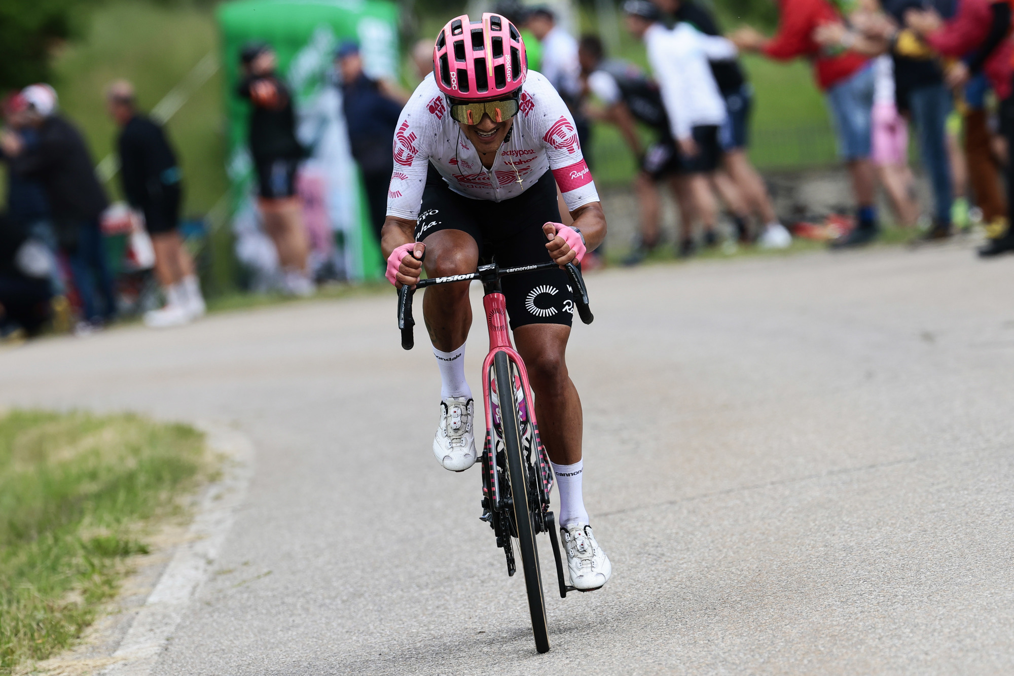 Giro d’Italia 2026, è allarme big: anche Richard Carapaz verso il forfait? Richard Carapaz