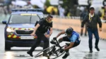 8 mesi di condanna per il ciclista che ha invaso il traguardo di Valence al tour de France 2025