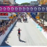 Giro Next Gen 2026, impresa di Kasper Haugland a Vibo Valentia! HKx_kexXYAAWIe-