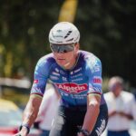 Tour 2026, la tappa di Parigi è di Van der Poel! Pogacar brinda alla sua quinta maglia gialla poel