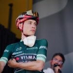 Tour 2026, Jonas Vingegaard salvo per miracolo a Pau: "Un cambio bici nel caos" vingegaard